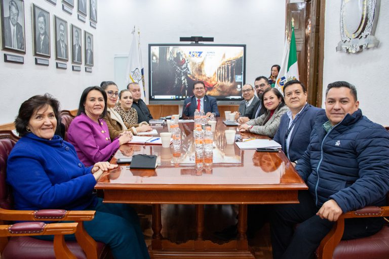 Entregan resultados de admisión a Medicina