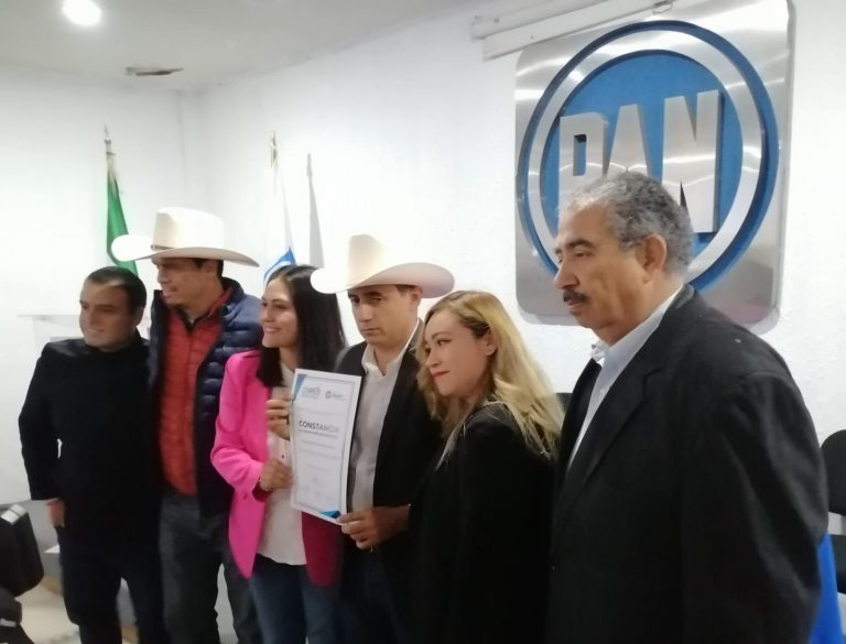 Va Lupe Correa por el distrito federal 2