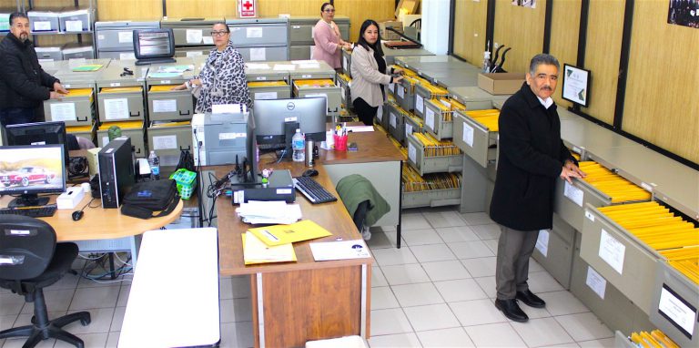 Inicia Utzac entrega de títulos
