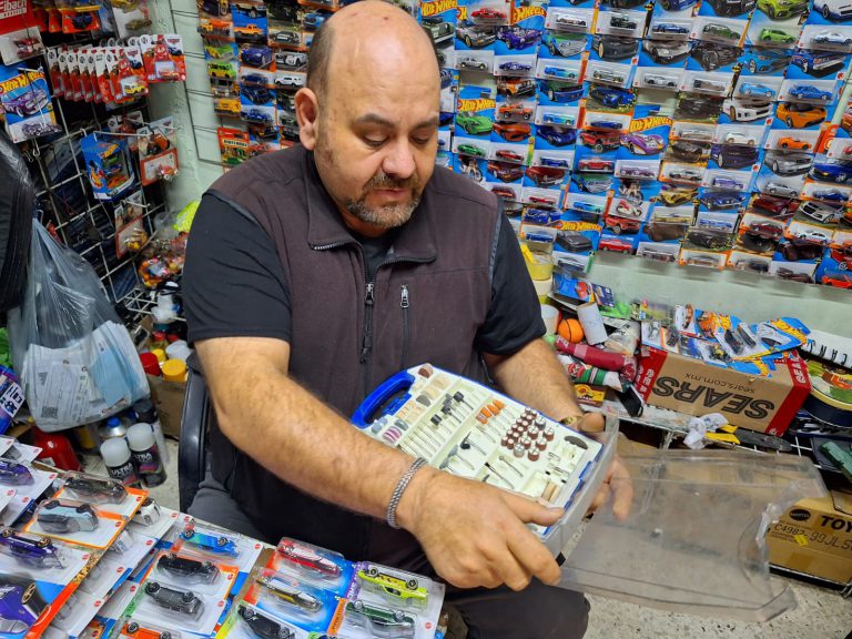 José Manuel y su pasión por modificar autos