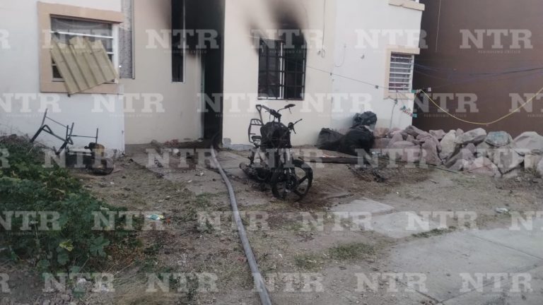 Explota motocicleta y provoca incendio