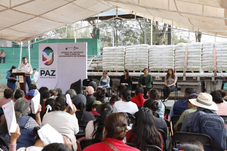 Entregan paquetes para mejoramiento de viviendas en Loreto