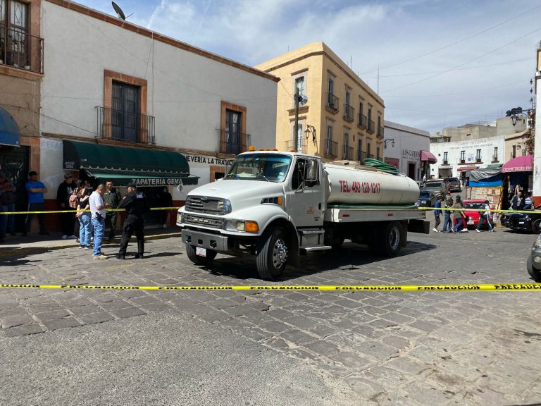 Muere trabajador de pipa de agua en la zona centro