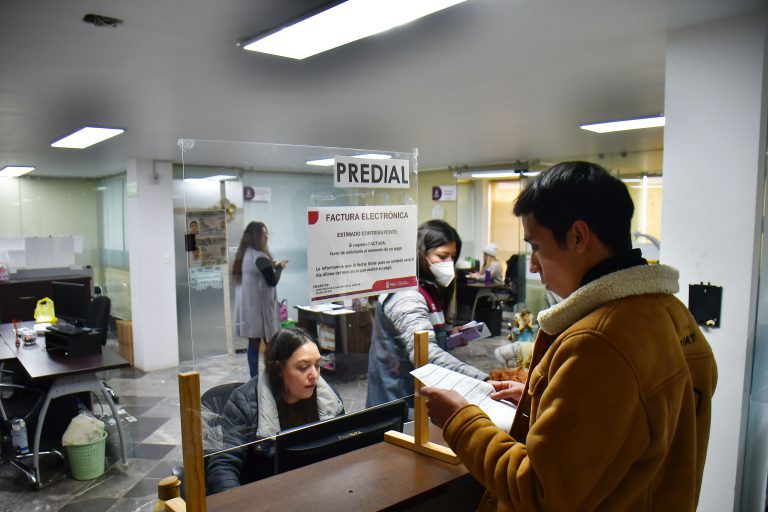 Aprovechan descuentos en predial