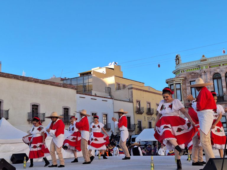 Bailarines con discapacidad muestran sus mejores pasos