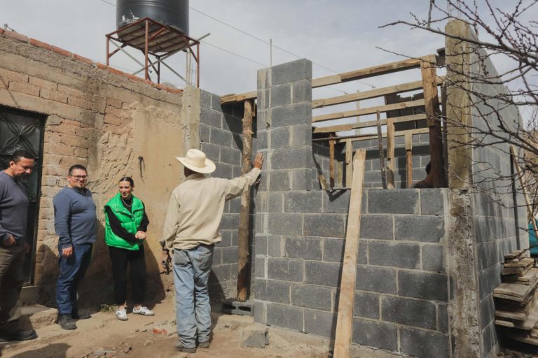 Benefician a 20 familias con construcción de dormitorios