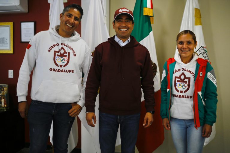Brindan apoyo a atleta con proyecto deportivo