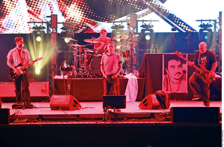 Dan Cadillacs una noche fabulosa