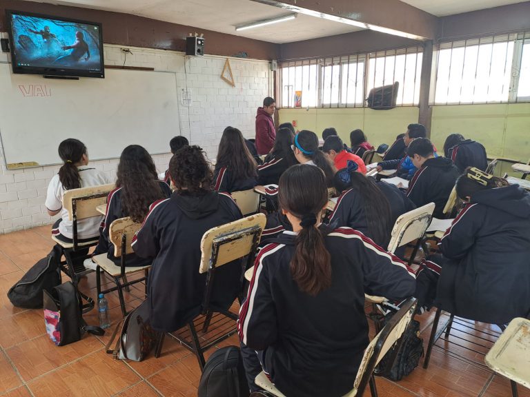 Imparten charla para evitar consumo de drogas