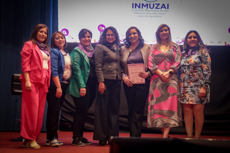 Inician actividades del 8M con conferencia magistral