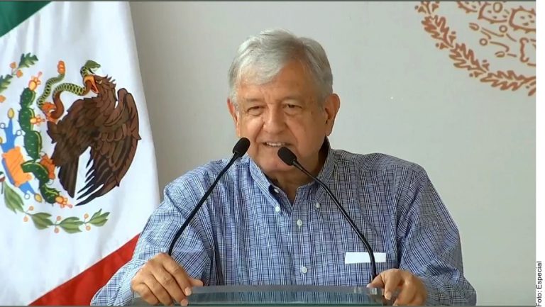 Nos faltan 173 mil médicos: AMLO