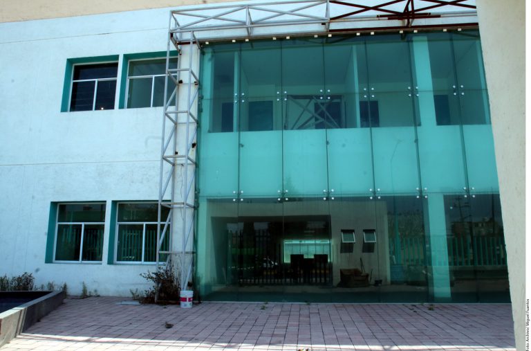 Omite Edomex trámite y trunca 7 hospitales