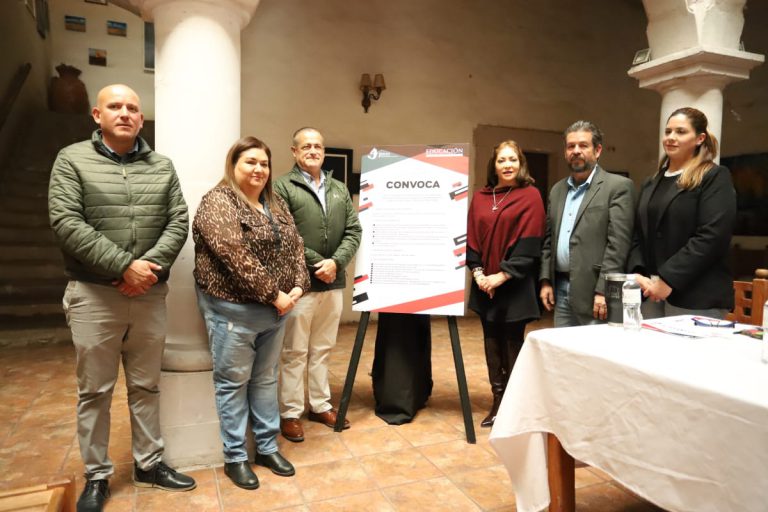 Presentan convocatoria para becas en Jerez