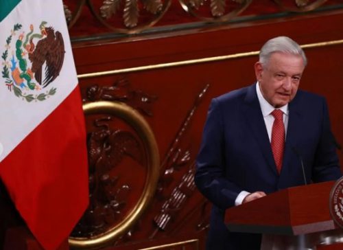 Quiere AMLO sello de 4T en la Constitución