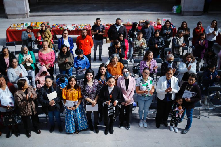 Realizan cursos y talleres para el autoempleo