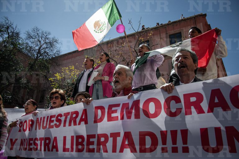 Marchan por elecciones libres