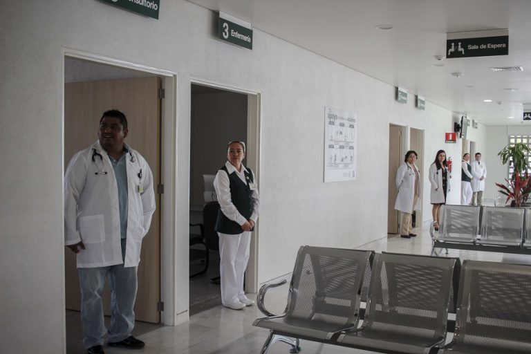 Sin IMSS, empleados de 2 municipios