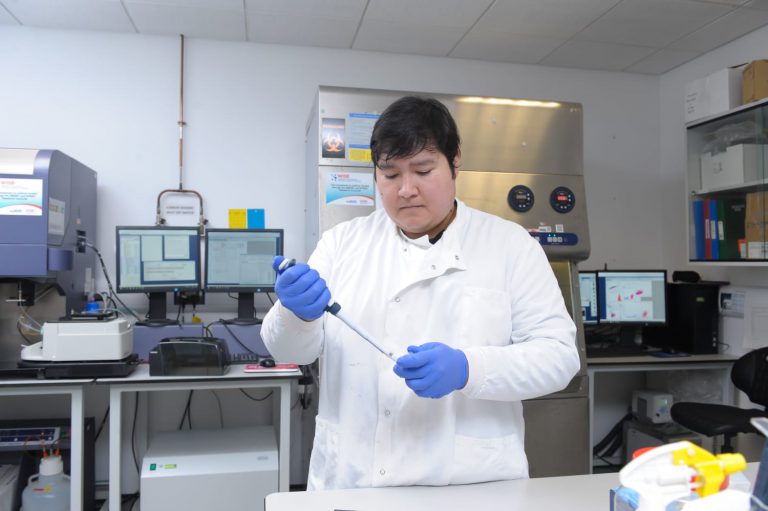 Steven Servín, universitario con trayectoria brillante