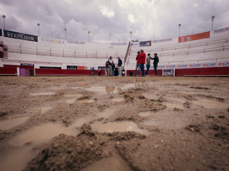 Suspenden festejo en León por lluvias