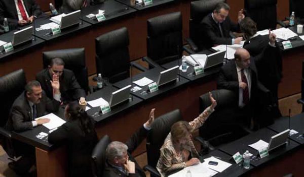 Termina sesión del Senado sin acuerdo sobre secretarías