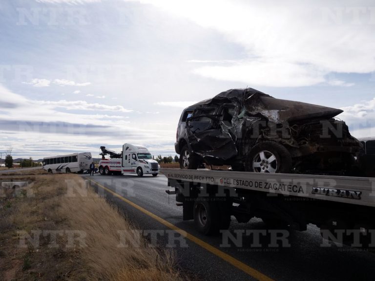 Aparatoso accidente deja dos lesionados