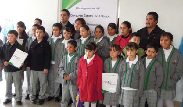 Van a escuelas regulares 6 mil 200 niños con discapacidad