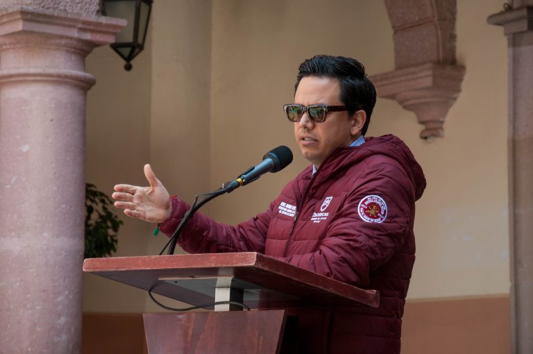 Acusa gobierno infiltrados en 8M