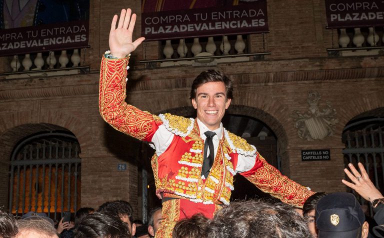 Alejandro Peñaranda, triunfa en la primera de Fallas