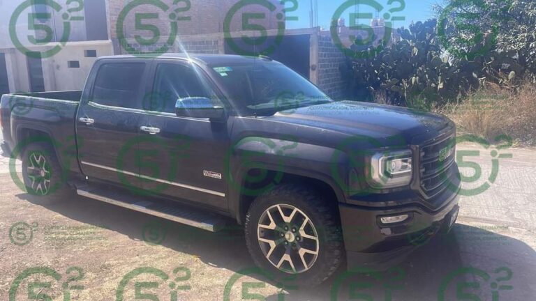Localizan camioneta robada en Pinos