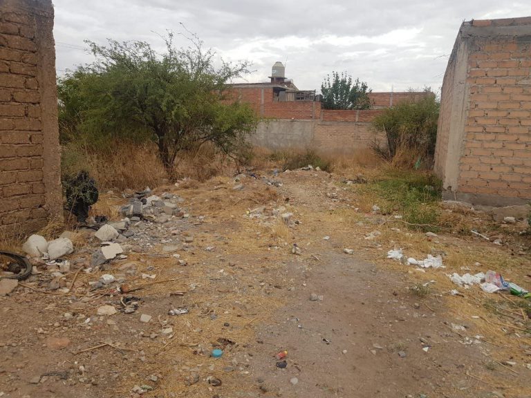 Denuncian el uso de baldíos como tiraderos de basura