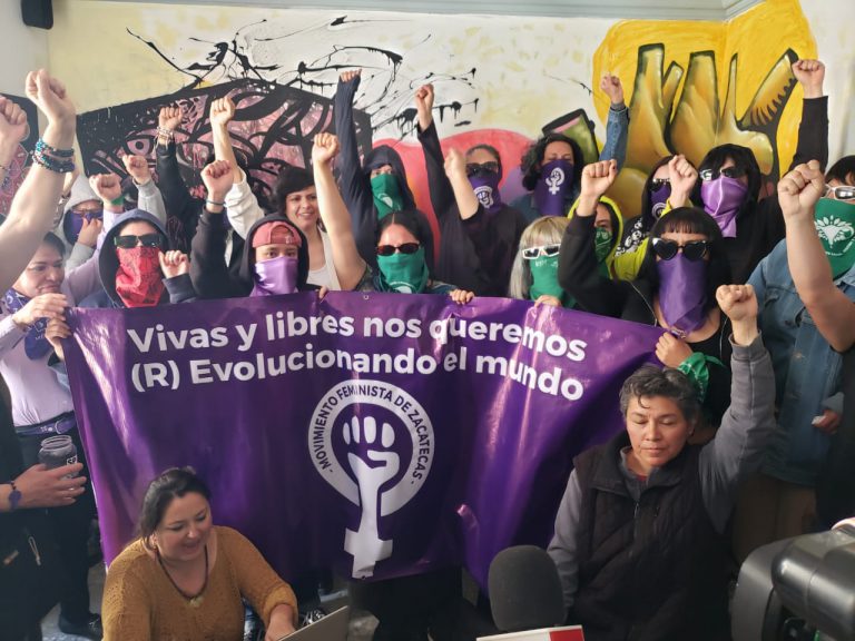 Exigen feministas renuncia de secretarios