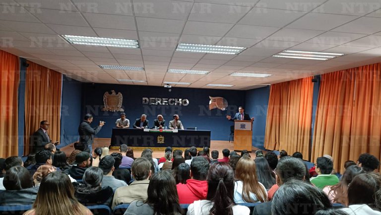 Explica embajador de Palestina conflicto en Gaza a universitarios