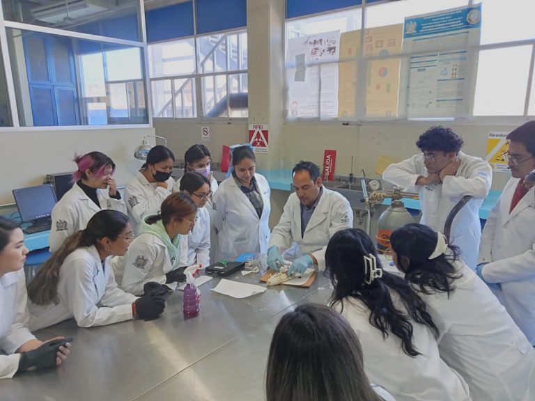 Imparten curso sobre uso de animales en modelos experimentales