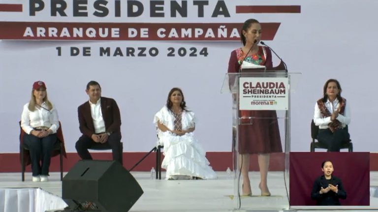 Inicia Sheinbaum campaña en Zócalo