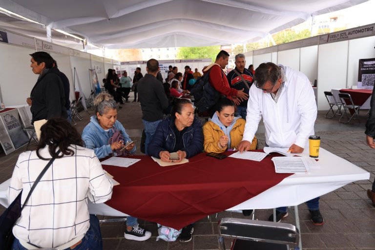 Ofertan empresarios vacantes a mujeres zacatecanas