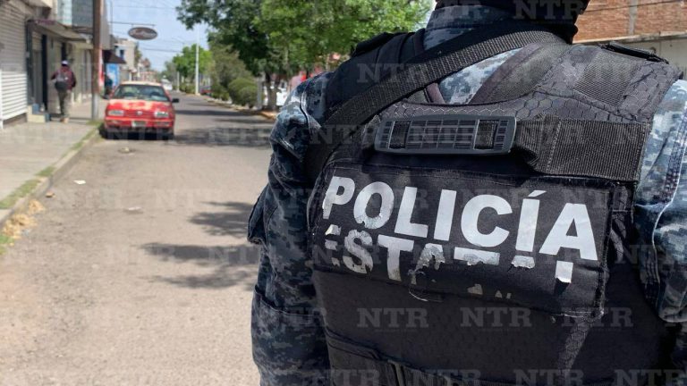 Detienen a tres personas tras chocar automóvil y darse a la fuga