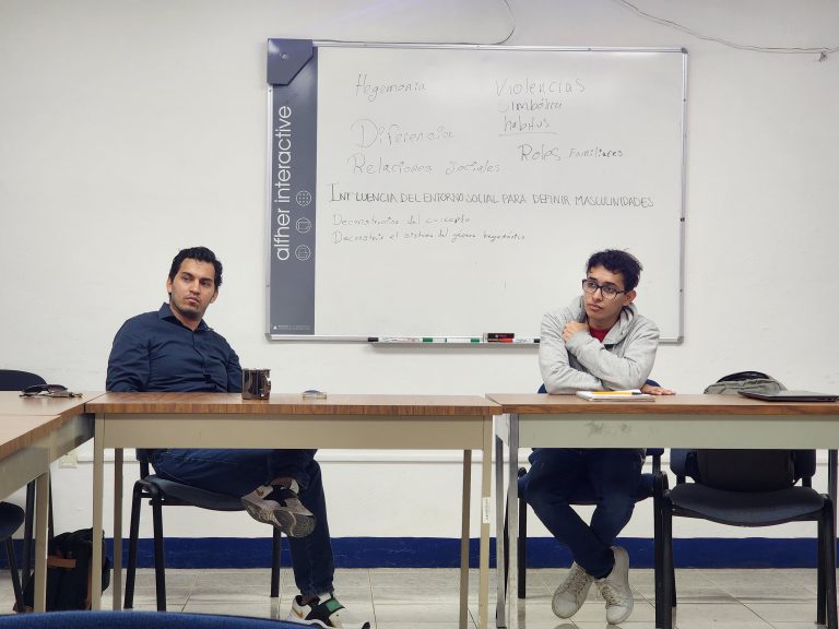 Realiza Licenciatura conversatorio sobre nuevas masculinidades
