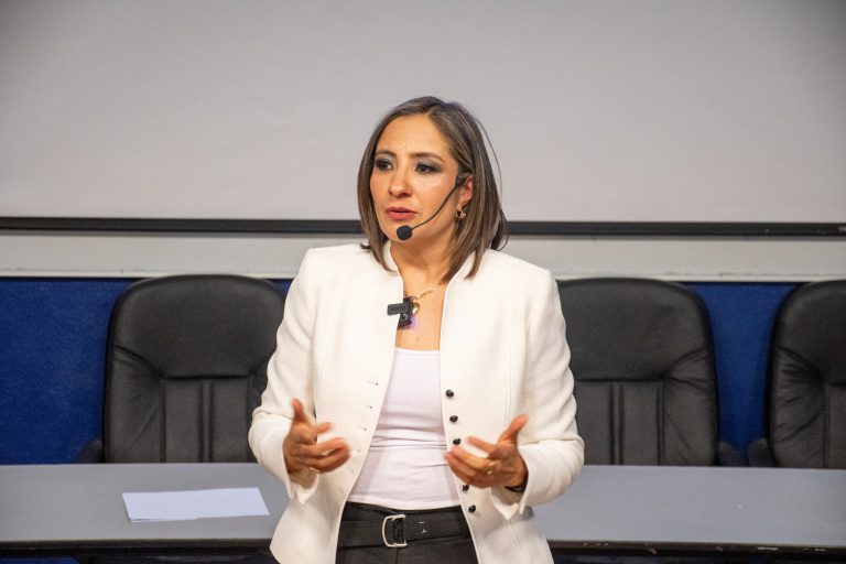 Realizan conferencia por Día Internacional de la Mujer en la UAZ