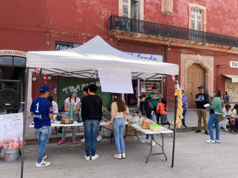 Realizan kermés para pagar cirugía de María Guadalupe