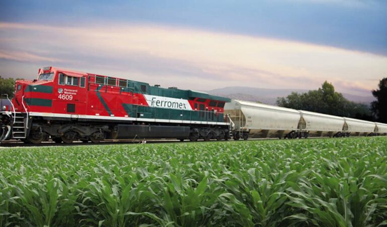 Reciben Ferromex y Ferrosur distintivo de empresas responsables