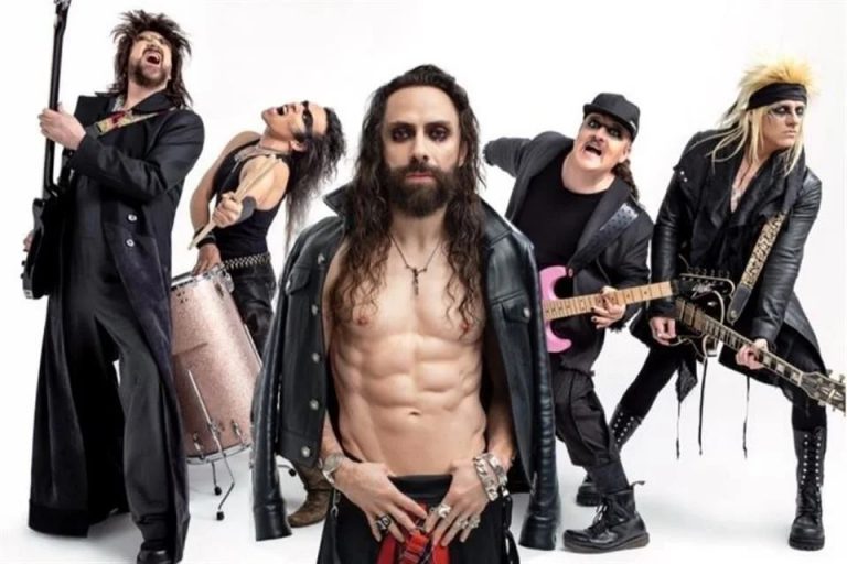 Viene Moderatto a dar el adiós