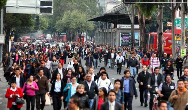 500 maestros cesados por inasistencia en dos meses y medio: SEP