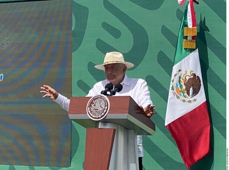 Al final del debate se abrazaron y dieron besos: AMLO