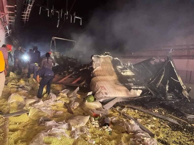 Mueren tres zacatecanos en la maxipista Durango-Mazatlán