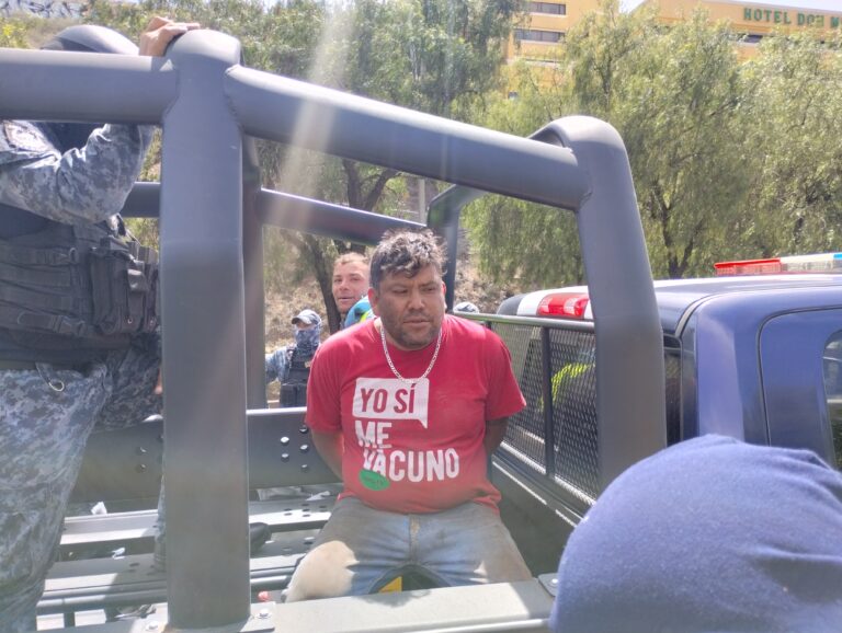 Bloquean bulevar; hay tres detenidos