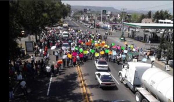 Confirma gobierno de Michoacán bloqueos carreteros
