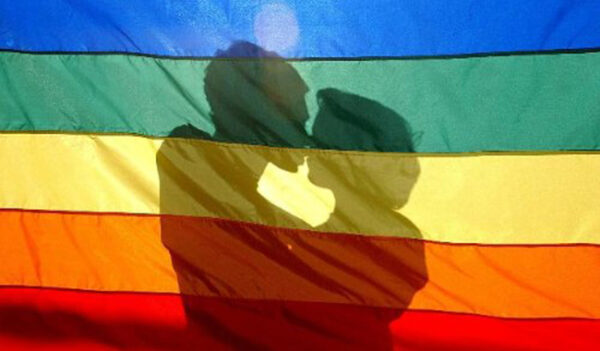 Declaran 17 de mayo día contra la homofobia