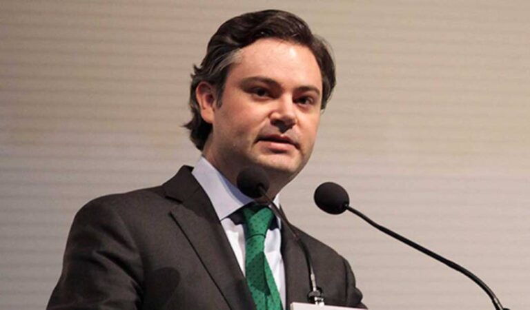 Educación no puede estar sujeta a caprichos: Nuño Mayer