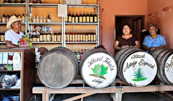En aumento consumo del mezcal en México