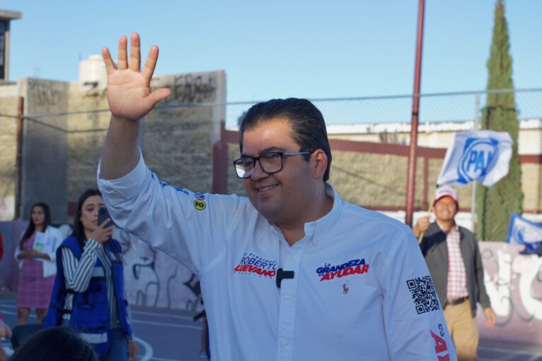 Invita Roberto Luévano a Marco Ruelas a su proyecto político